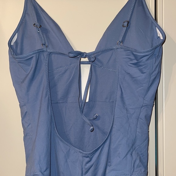 Becca One Piece - Picture 4 of 6